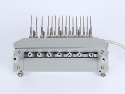 HH302三相國網(wǎng)背出線(xiàn)表座帶輔助端子（165MM-孔距，M8-螺桿）